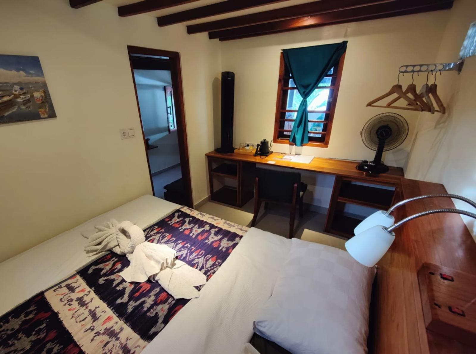 Cool Breeze Authentic Hotel Labuan Bajo Komodo Buitenkant foto